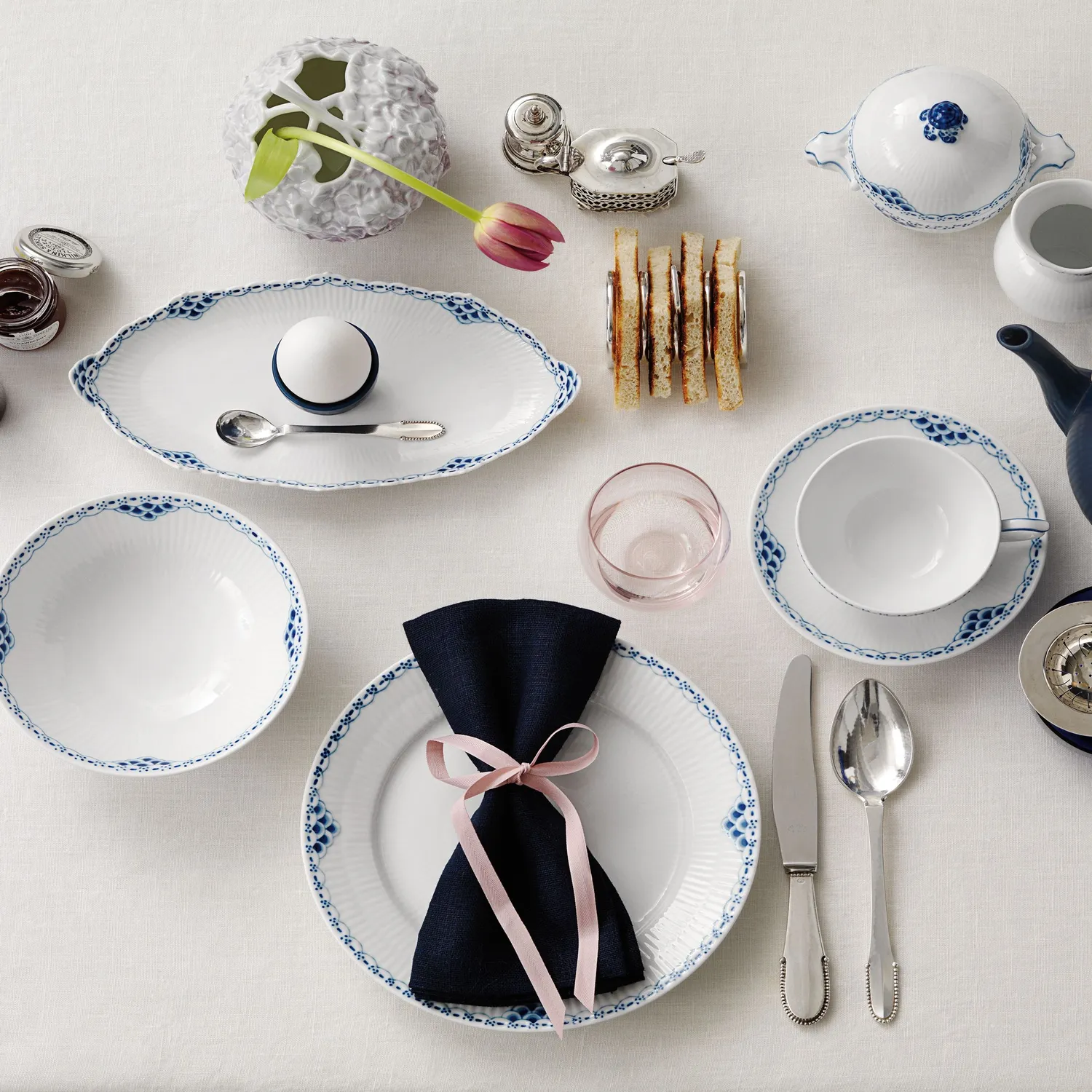 Kgl. Porcelæn Prinsesse flødekande 17 cl hvid blonde