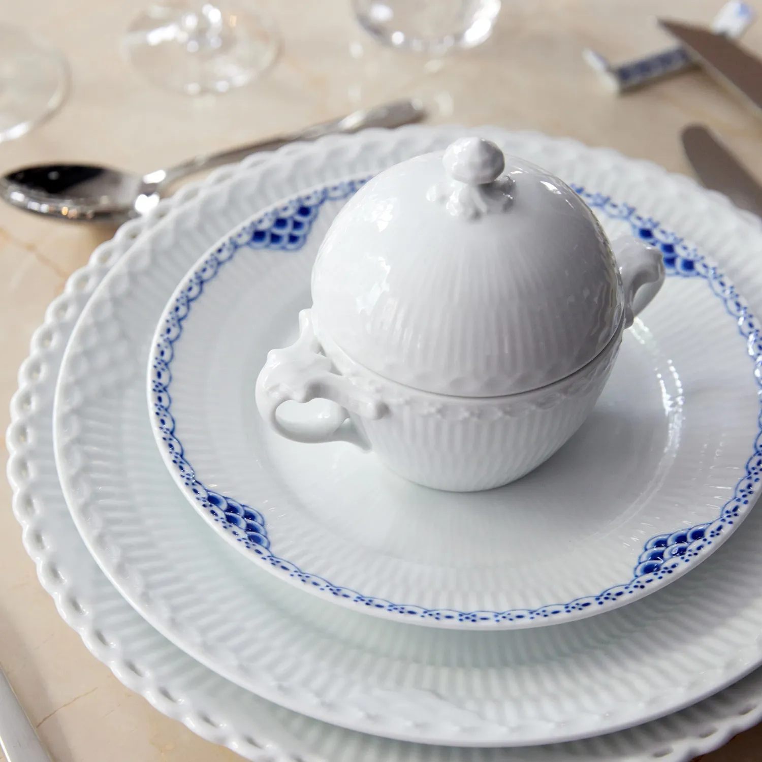 Kgl. Porcelæn Hvid Halvblonde tallerken 25 cm blondekant