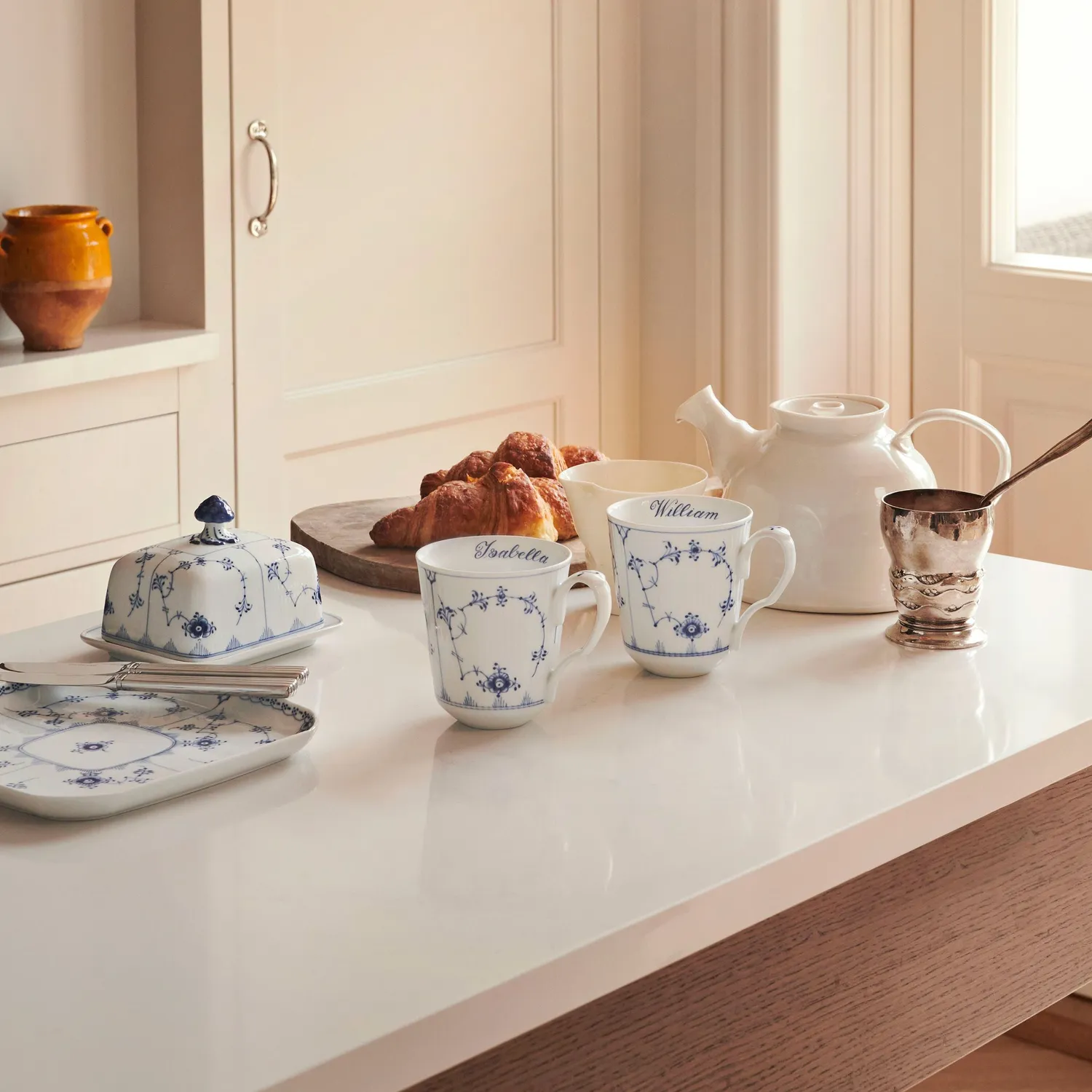 Kgl. Porcelæn Musselmalet Riflet kop Bespoke 38 cl 2 stk