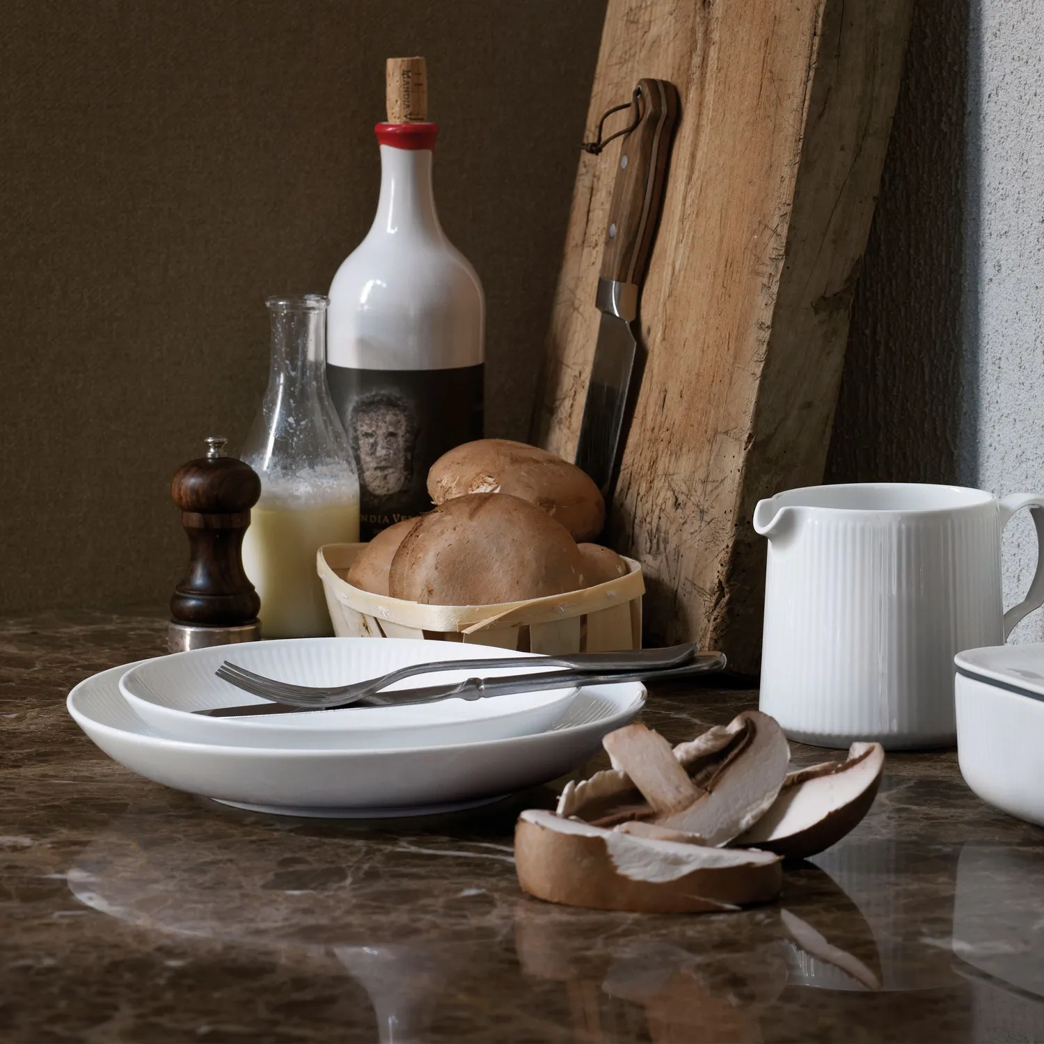 Kgl. Porcelæn Hvid Riflet tallerken coupe 20 cm hvid