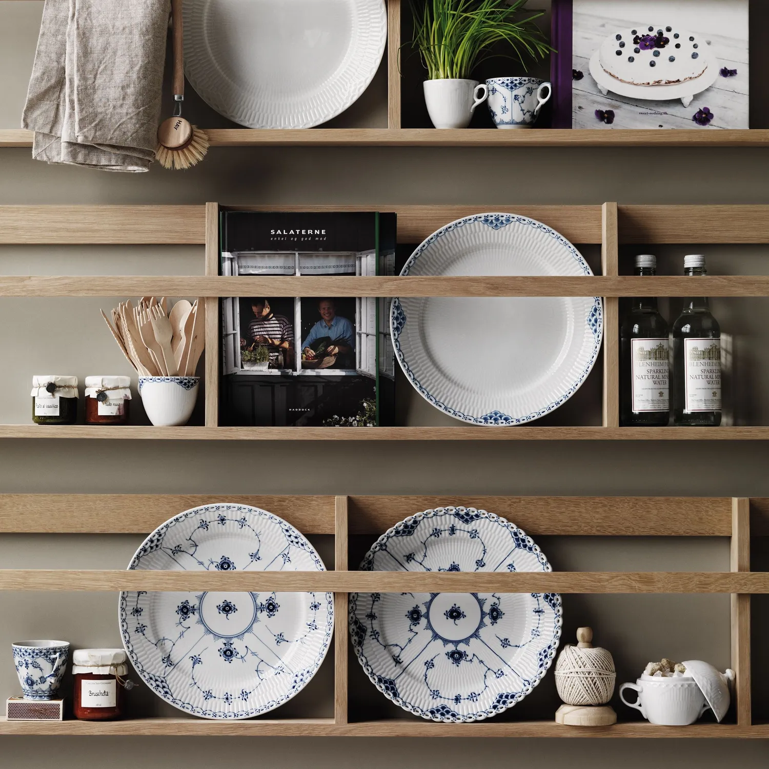 Kgl. Porcelæn Hvid Halvblonde tallerken 22 cm hvid