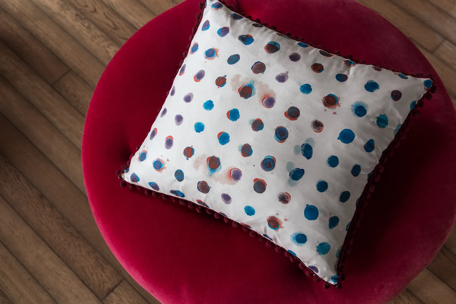 Les Ottomans Red Polka Dot pudebetræk silke