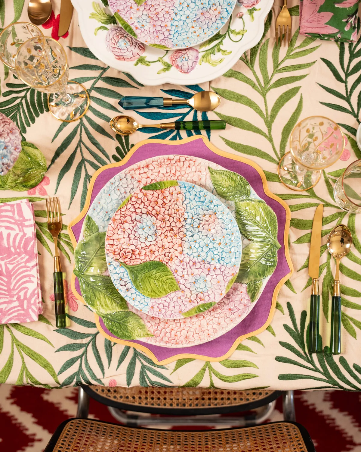Les Ottomans Hortensia middagstallerken håndmalet pastel