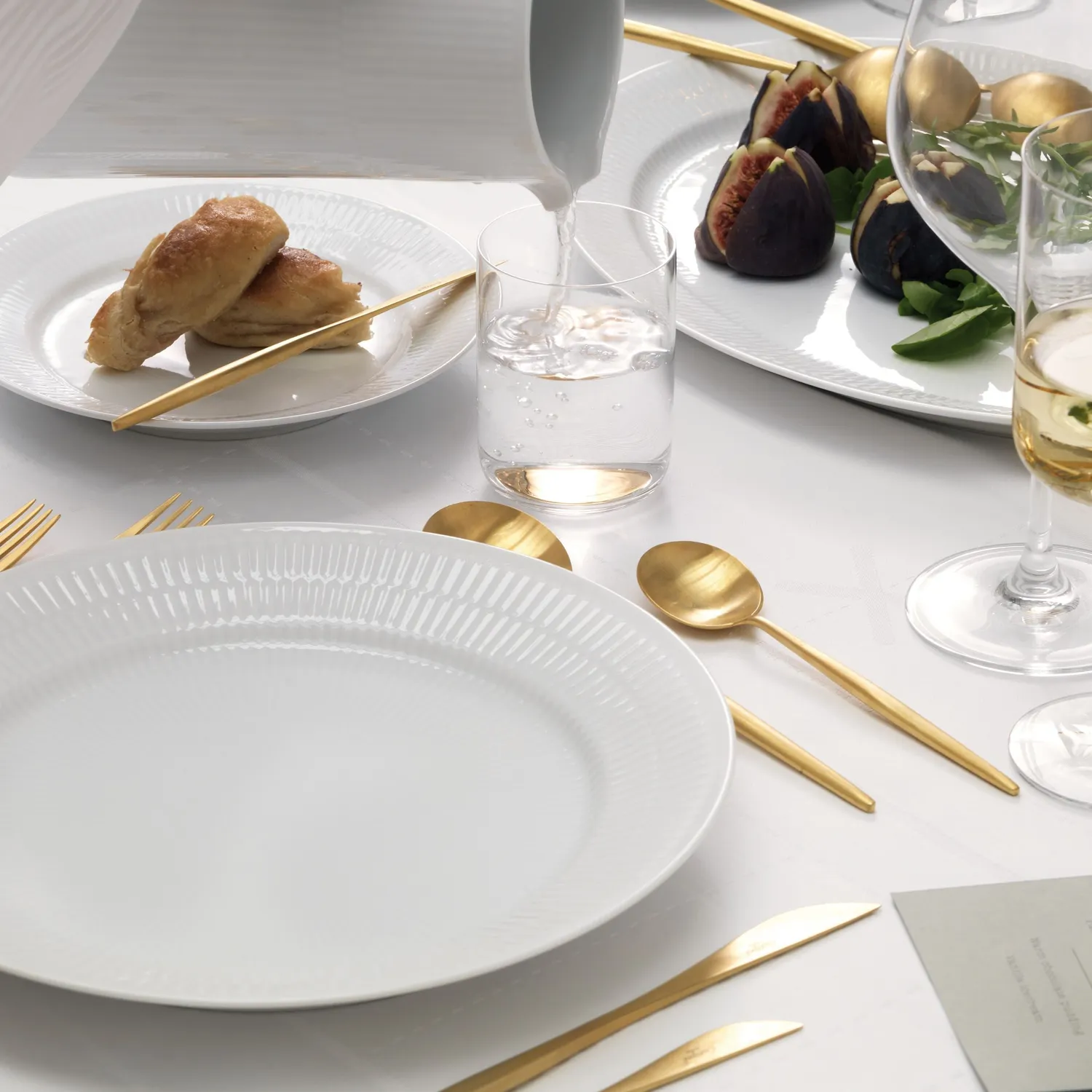 Kgl. Porcelæn Hvid Riflet sauceskål 55 cl hvid
