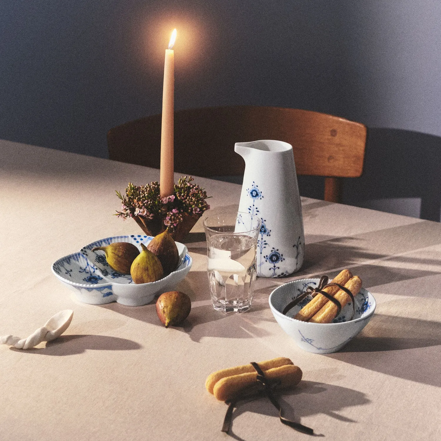 Kgl. Porcelæn Blå Elements fad 19 cm håndmalet