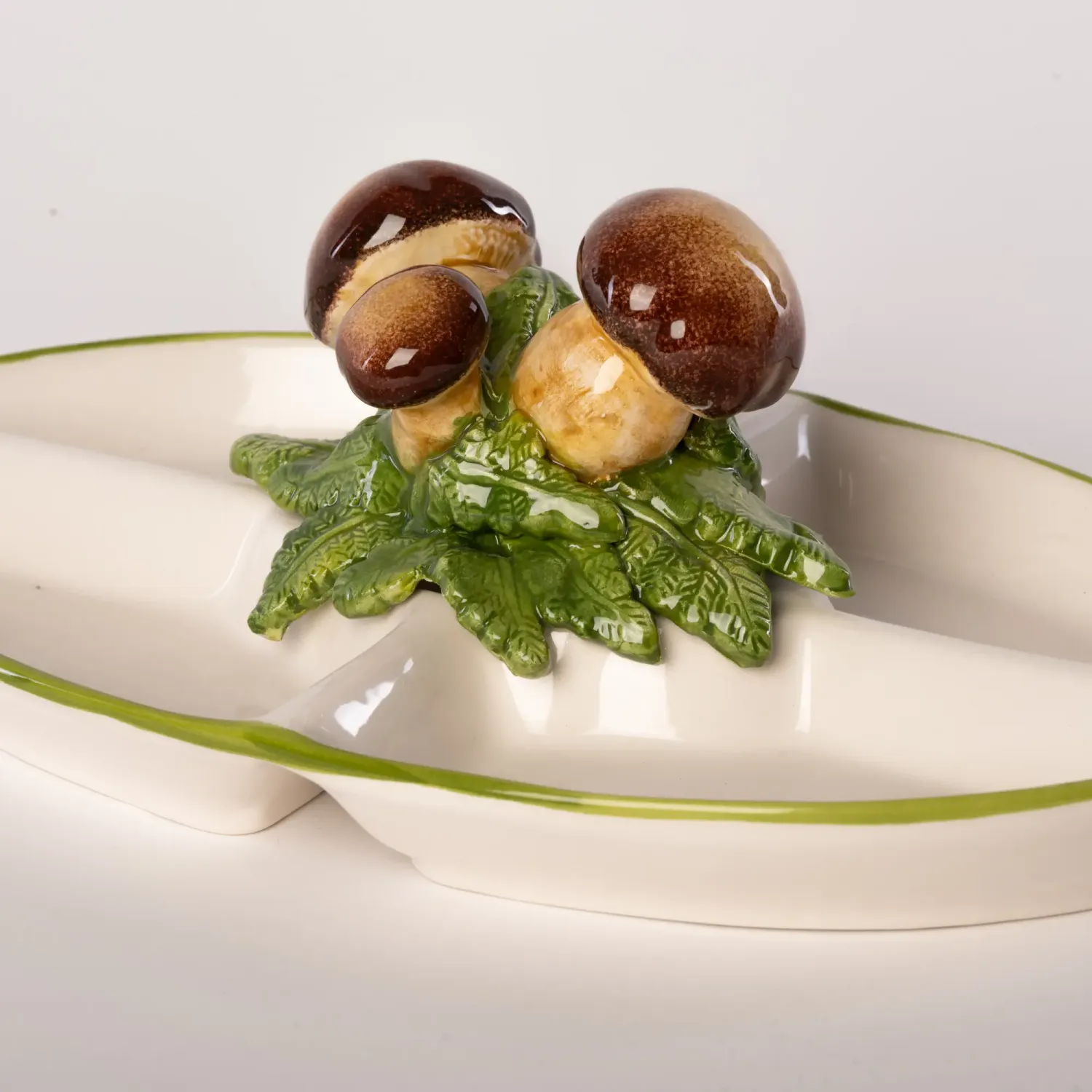Les Ottomans Funghi MUTT07 fad keramik svampe