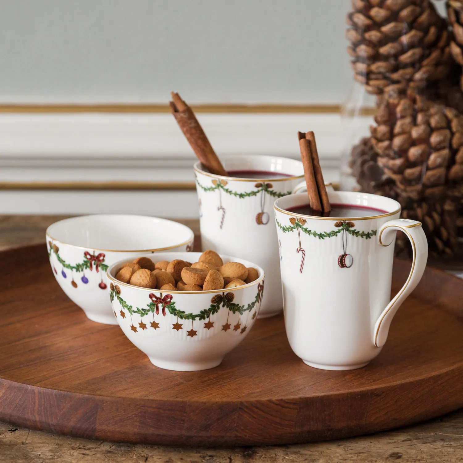 Royal Copenhagen Stjerne Riflet Jul skål 30 cl 2 stk porcelæn