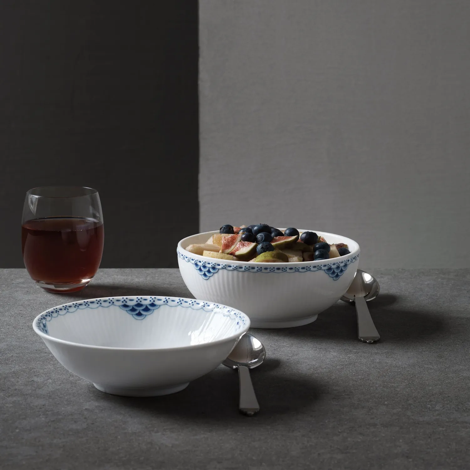 Kgl. Porcelæn Prinsesse skål 73 cl blå blonde