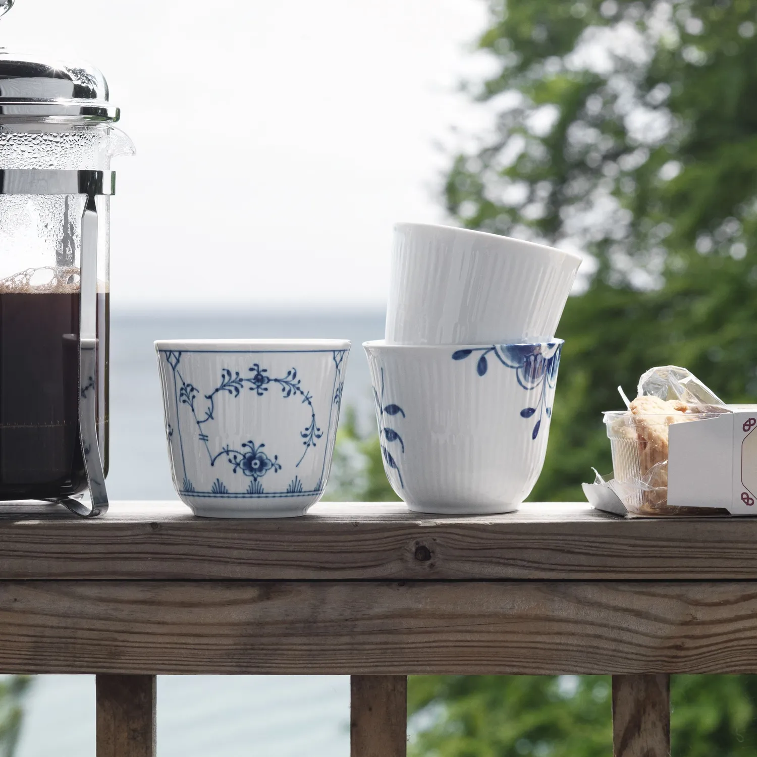Kgl. Porcelæn Hvid Riflet termokrus 26 cl hvid