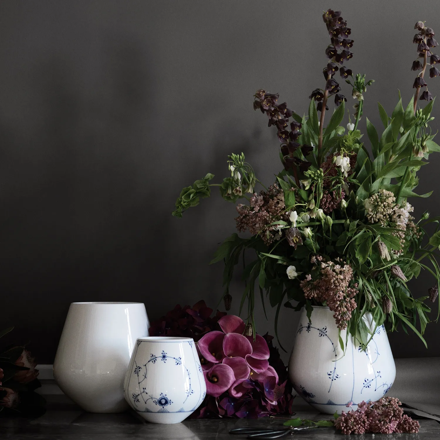Kgl. Porcelæn Musselmalet Riflet vase 20,5 cm porcelæn
