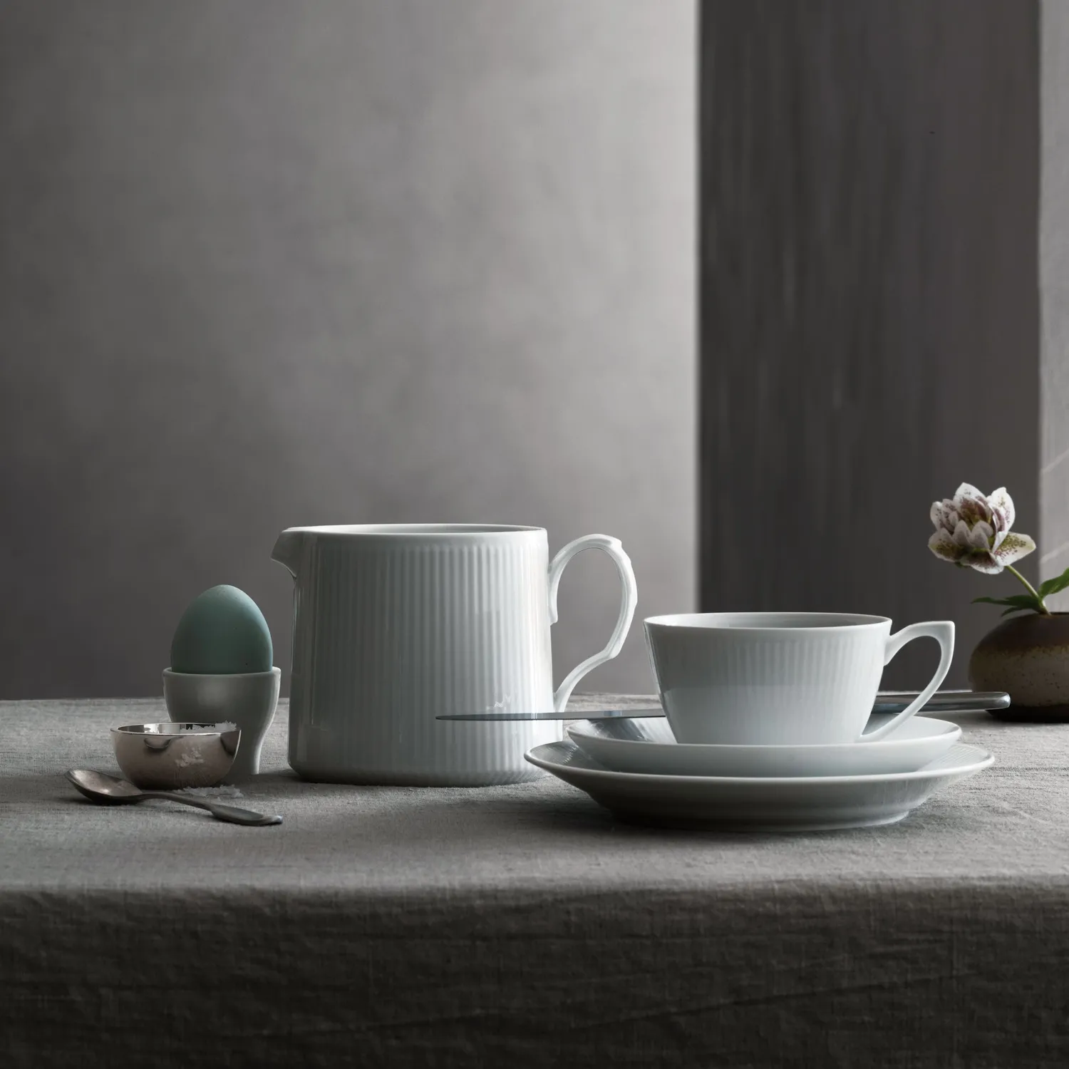 Kgl. Porcelæn Hvid Riflet kande 70 cl mælkekande