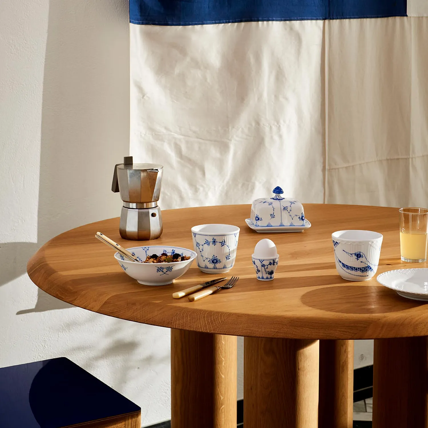 Royal Copenhagen Musselmalet Riflet smørskål 42 cl med låg