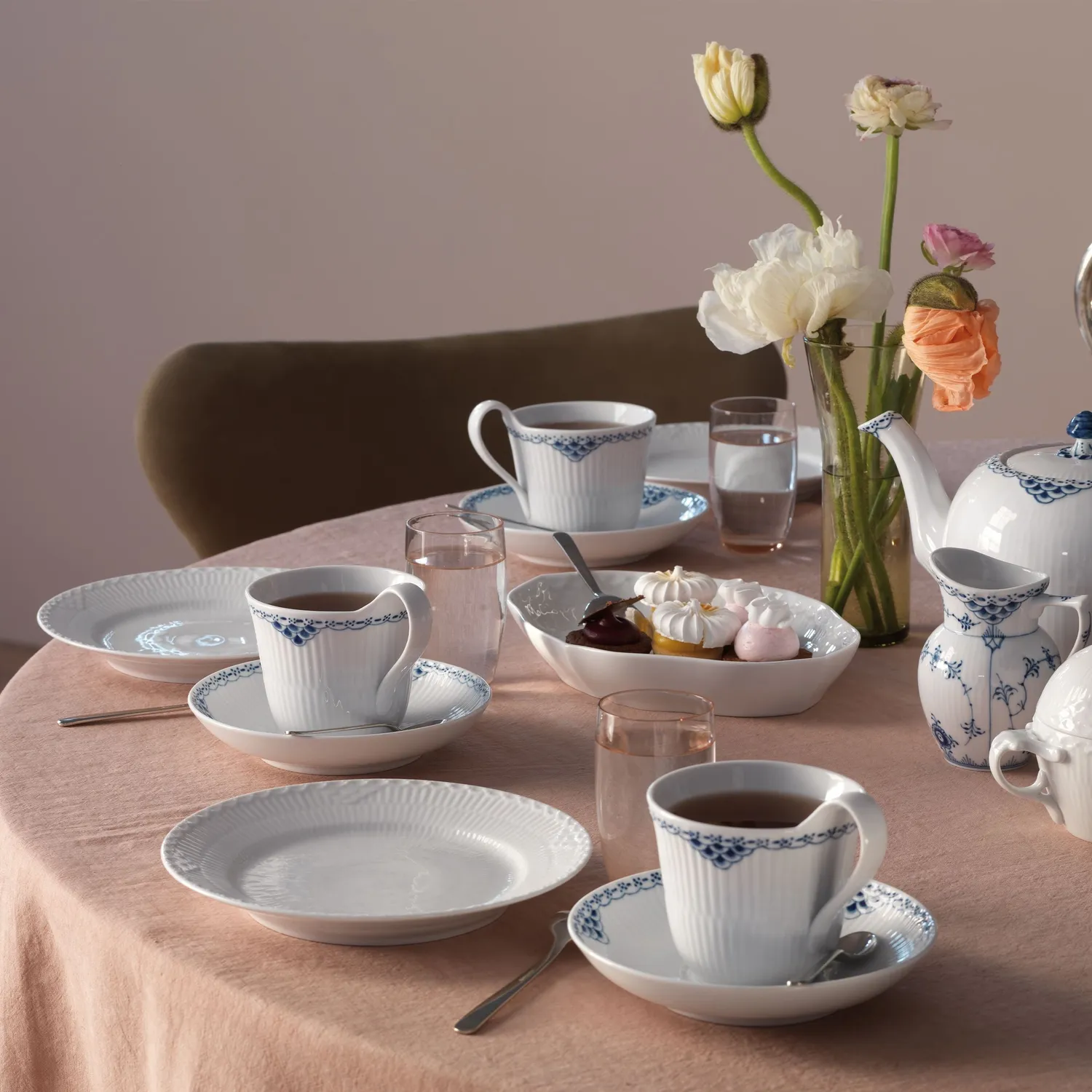 Kgl. Porcelæn Hvid Halvblonde tallerken 19 cm hvid