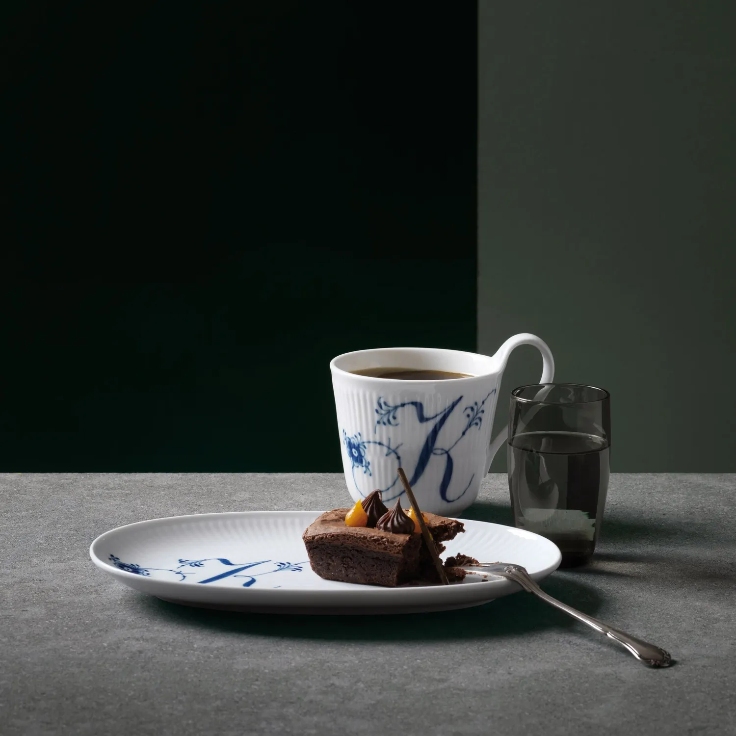 Kgl. Porcelæn Alfabet asiet K 23,5 cm
