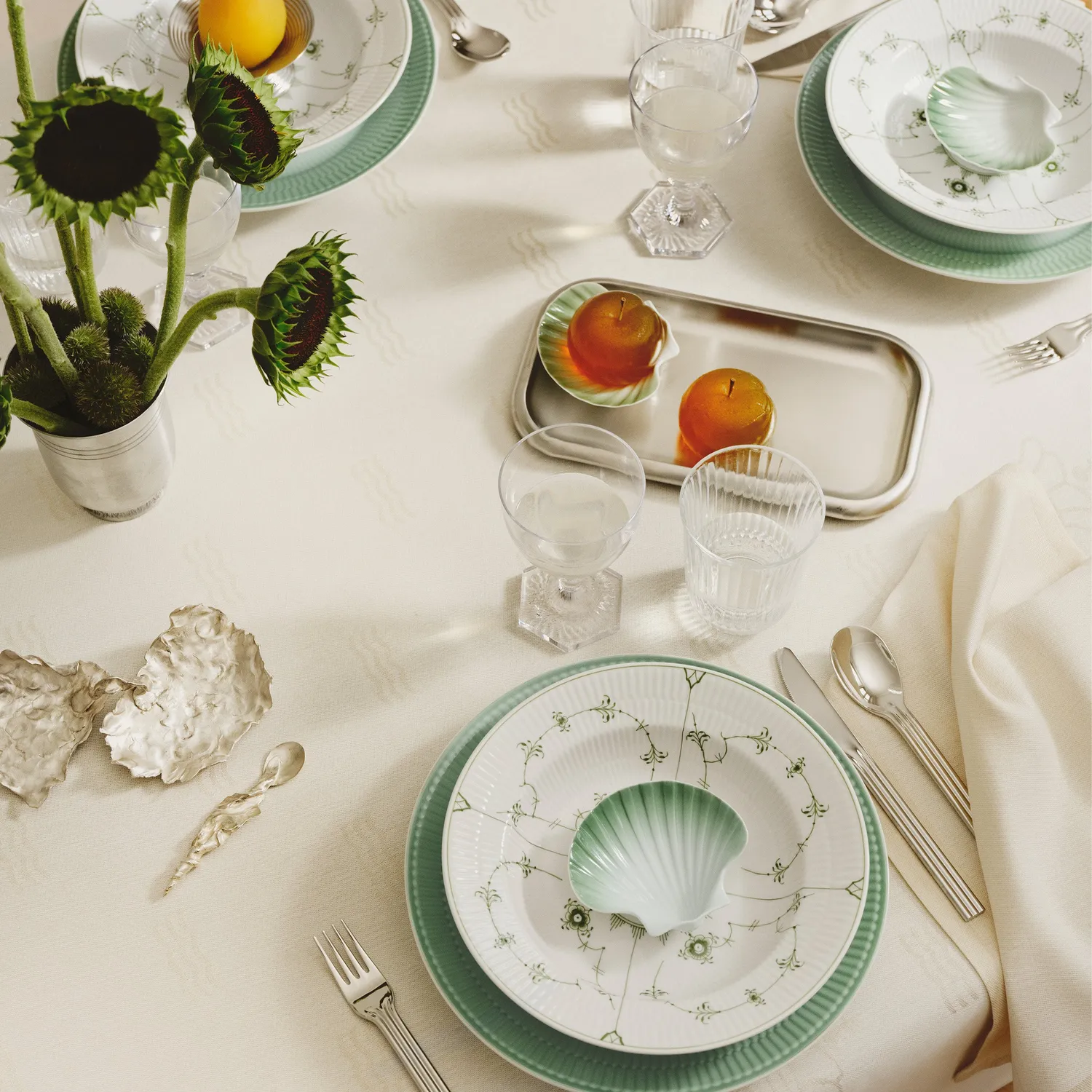 Kgl. Porcelæn Grøn Musselmalet dyb tallerken 23 cm grøn