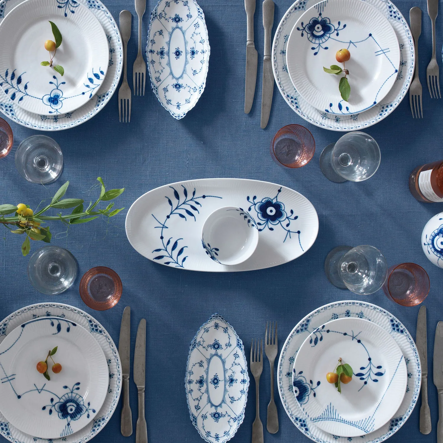 Royal Copenhagen Blå Mega Riflet fad 37 cm ovalt